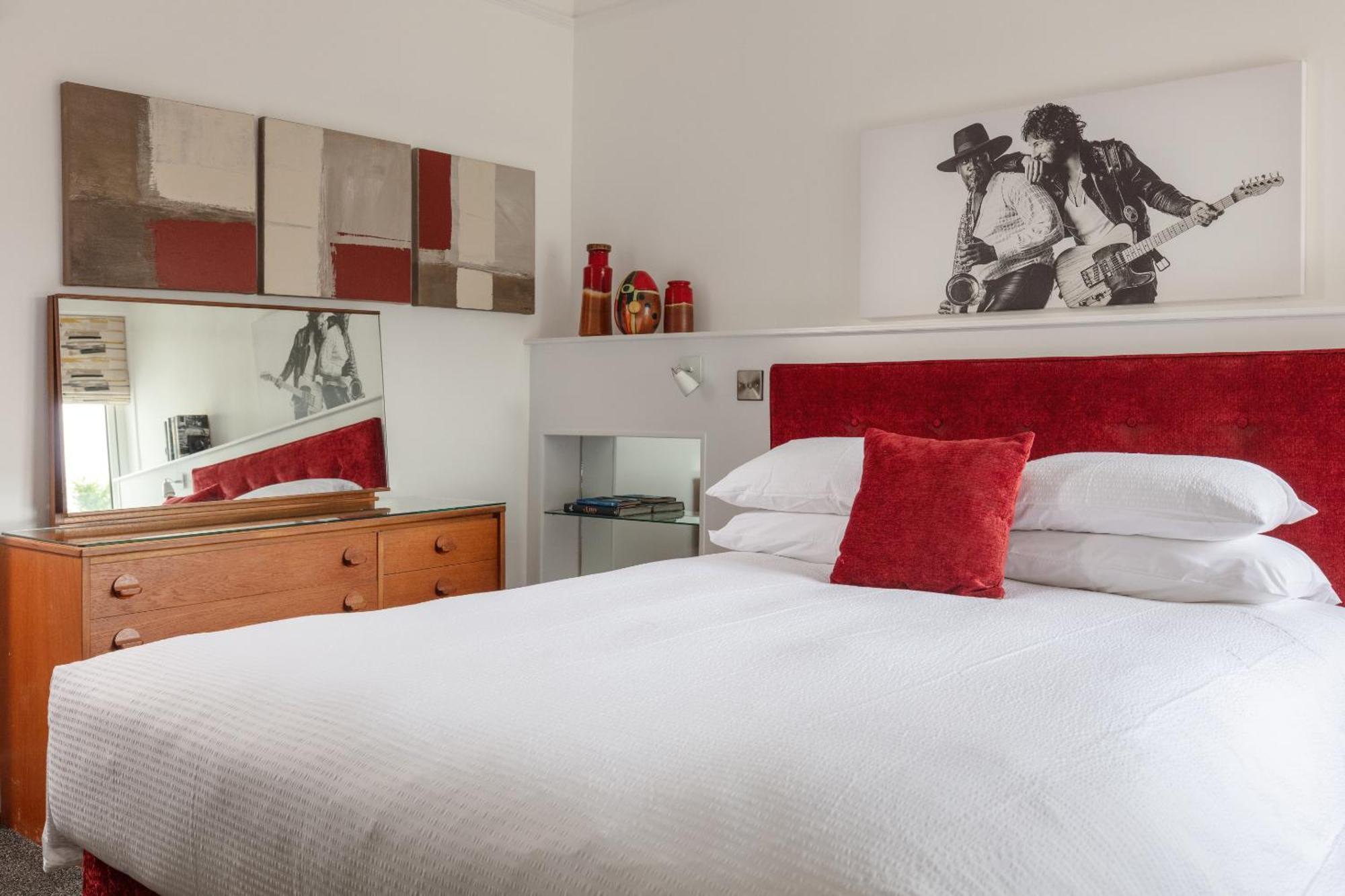 Chelsea House Holiday Apartments Falmouth Room photo